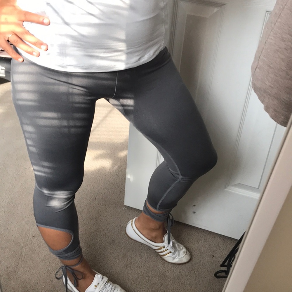 yoga pants, grey.